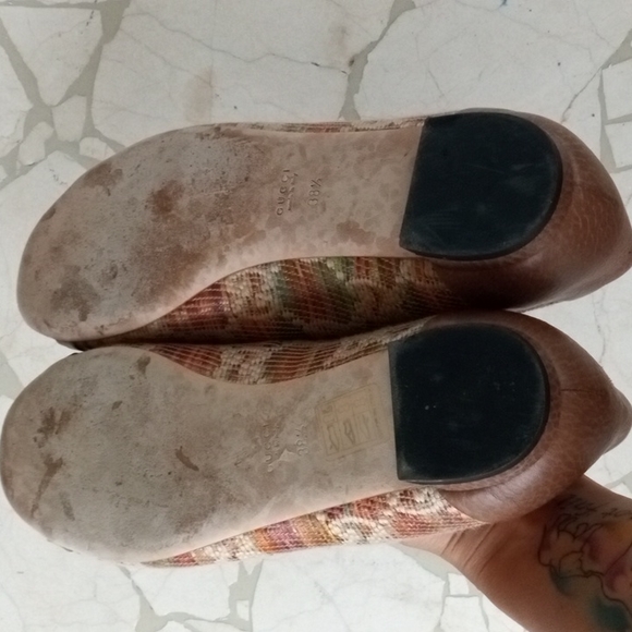 Gucci Round Toe Raffia Leather Horsebit Flats - Picture 10 of 13